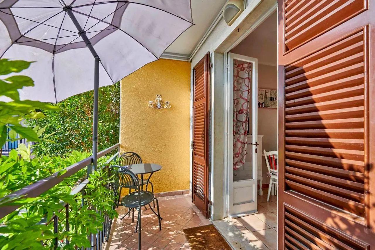Al Glicine Apartments Lazise Italy