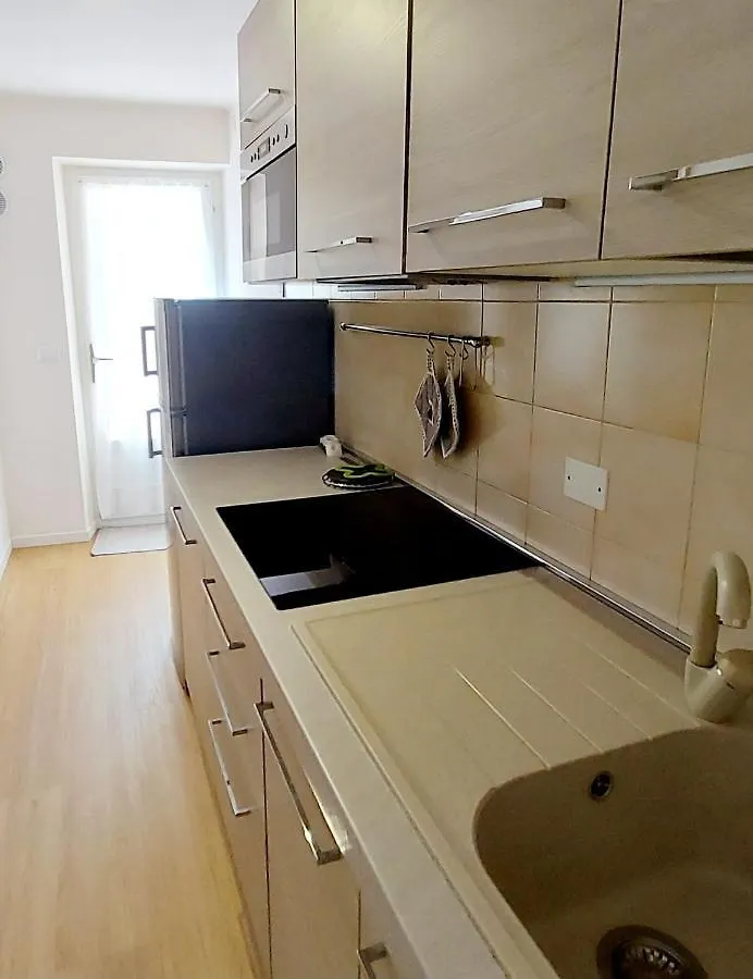 Al Glicine Apartments Lazise Italy
